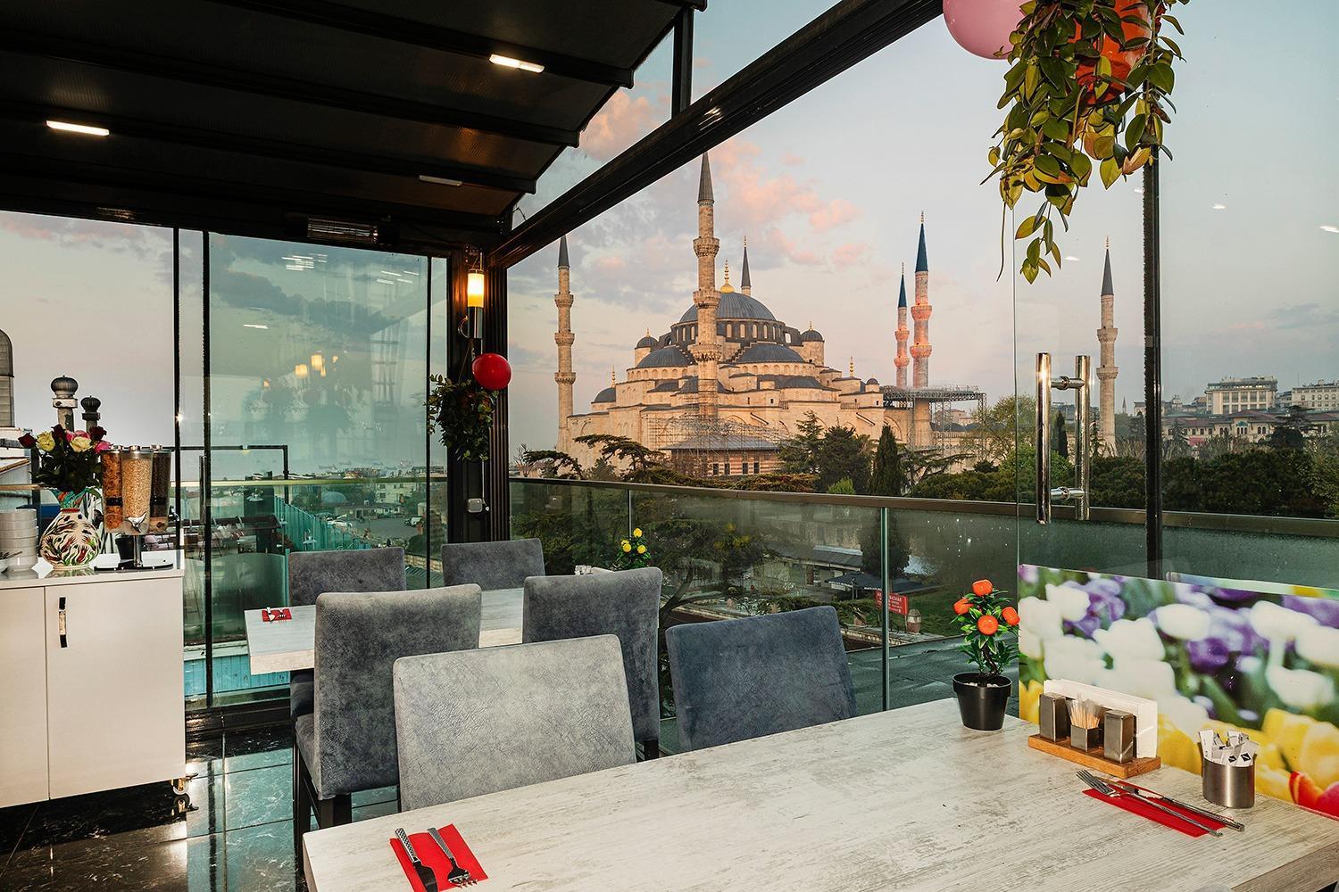 Aristocrat Hotel — Fotoğraflar 3